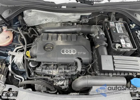 2018 Audi Q3 2.0T Premium/2.0T Sport Premium z USA, uszkodzony, nr VIN WA1JCCFSXJR010449